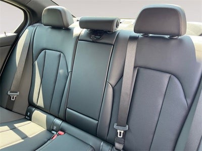 2025 BMW 3 Series 330i xDrive