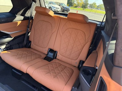 2027 BMW X7 xDrive40i