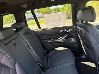 2027 BMW X7 xDrive40i