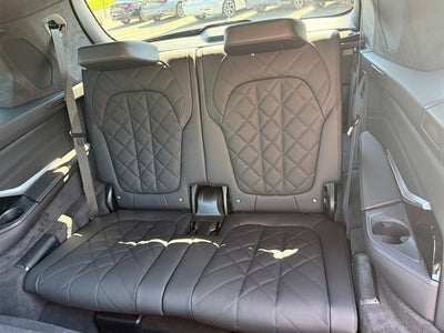 2027 BMW X7 xDrive40i