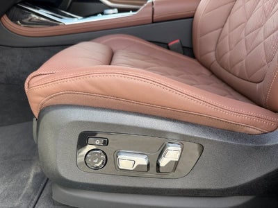 2027 BMW X7 xDrive40i