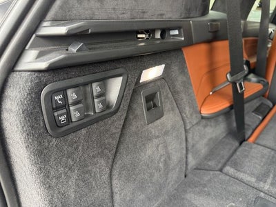 2024 BMW X7 M60i