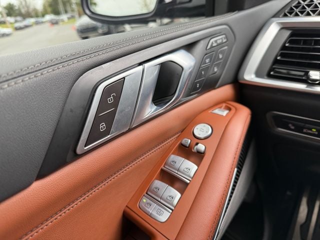2024 BMW X7 M60i