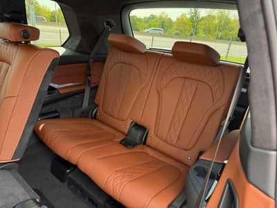 2027 BMW X7 M60i
