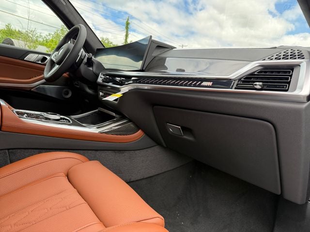2027 BMW X7 M60i