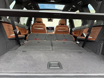 2027 BMW X7 M60i