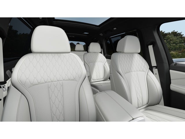 2027 BMW X7 M60i
