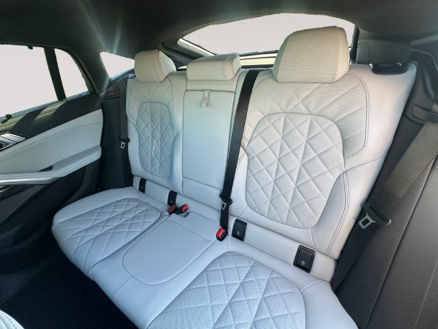 2027 BMW X6 xDrive40i