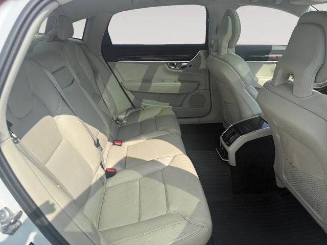 2018 Volvo S90 T6 Momentum