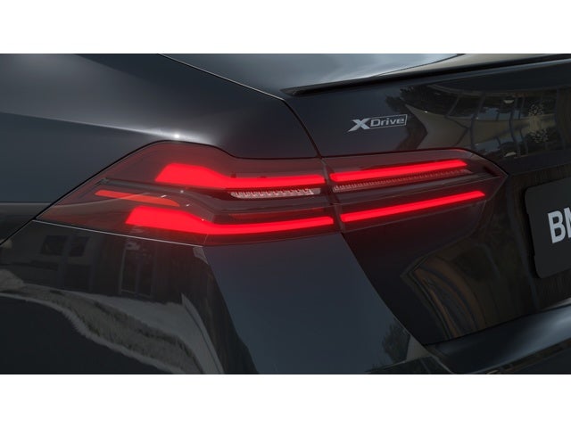 2027 BMW 550e 550e xDrive