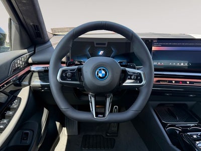 2027 BMW 550e Base