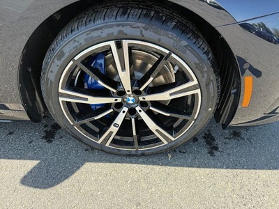 2027 BMW 550e Base