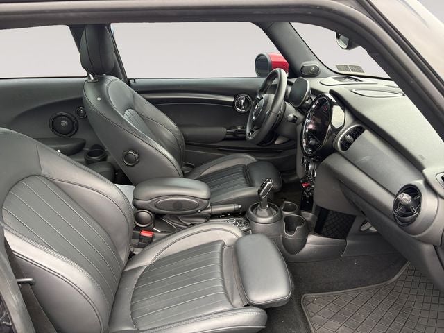 2023 MINI John Cooper Works Base