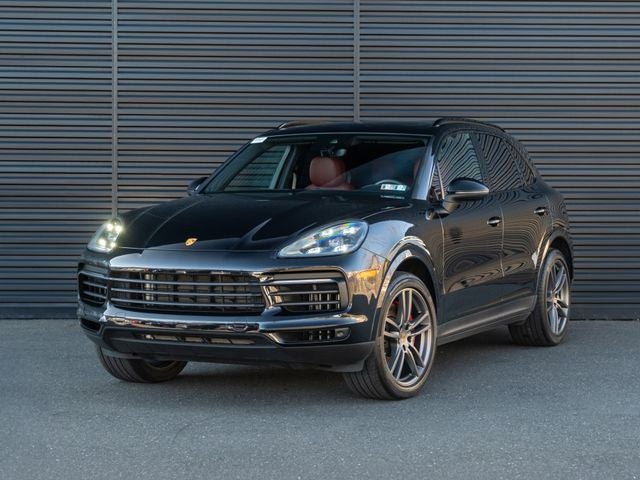 2022 Porsche Cayenne Platinum Edition S's photo