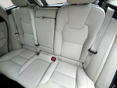 2024 Volvo XC60 Recharge Plug-In Hybrid T8 Plus Dark Theme